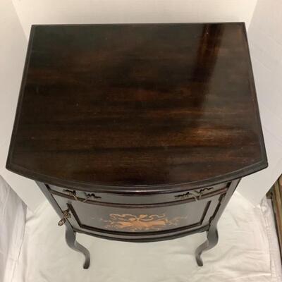 D1177 J. Horner Furniture Co. Pine Bow Front Stand
