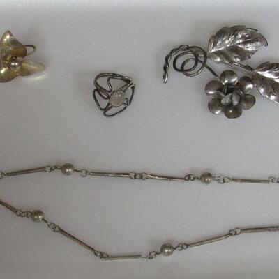 Lot of Vintage Sterling Silver Jewerly Earrings, Necklace, Pin, Ring.  Read description.