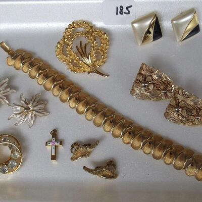Lot of Nice Vintage Costume Jewelry Napier, Kraemer, Pintrifori, Parklane