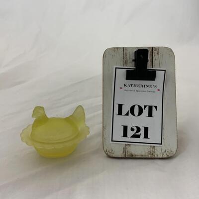 [121] VINTAGE | Covered Chicken on Nest | Yellow Satin Glass | Salt Dip