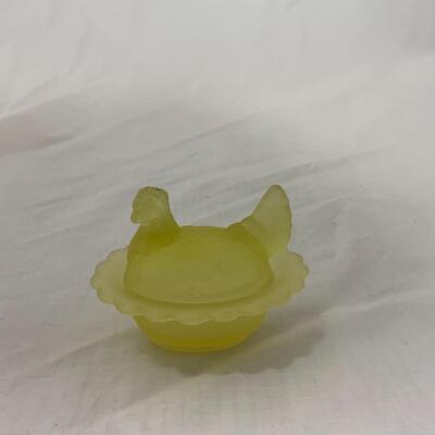 [121] VINTAGE | Covered Chicken on Nest | Yellow Satin Glass | Salt Dip
