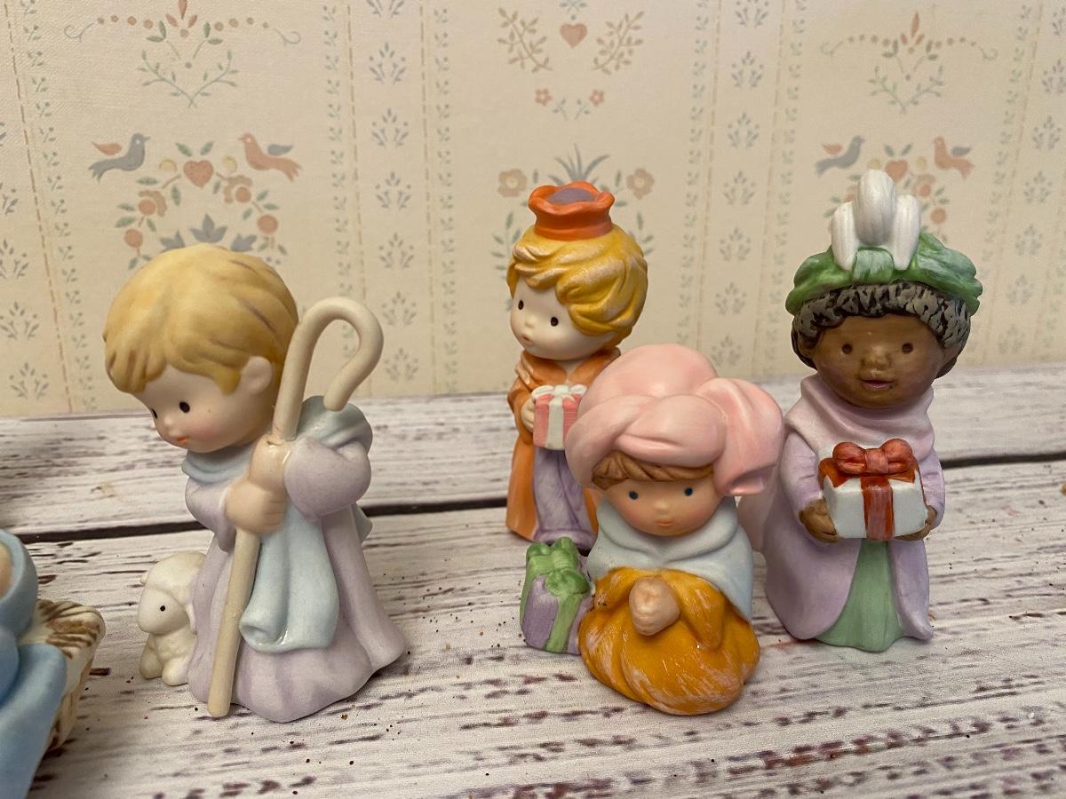 1986 Avon Collectibles Nativity Scene Figurines | EstateSales.org