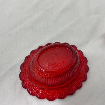[122] VINTAGE | Covered Cat on Basket | Ruby Glass | Salt Dip | Cellar