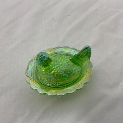 [123] VINTAGE | Covered Chicken on Basket | Green Iridescent Glass | Salt Cellar | Dip