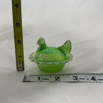 [123] VINTAGE | Covered Chicken on Basket | Green Iridescent Glass | Salt Cellar | Dip