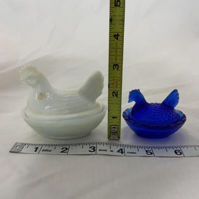 [129] VINTAGE | Covered Chicken on Nest | Salt Dip