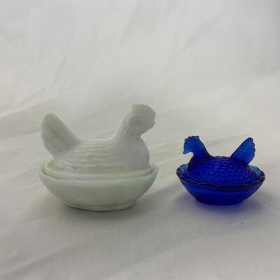 [129] VINTAGE | Covered Chicken on Nest | Salt Dip