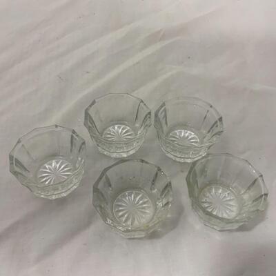 [130] VINTAGE | Five Matching Salt Dips | Cellar