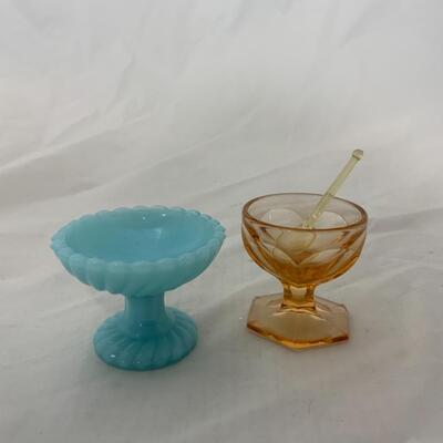 [132] VINTAGE | Footed Salt Dips | Cellar | Blue | Amber