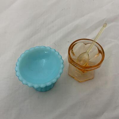 [132] VINTAGE | Footed Salt Dips | Cellar | Blue | Amber