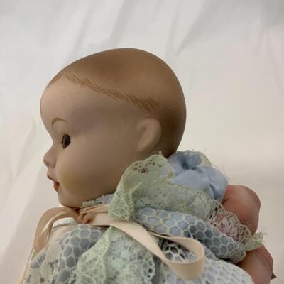 [142] Happy Baby in Blue | Ceramic Doll | Music Box