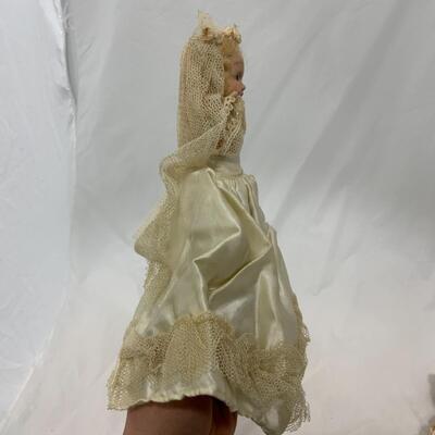 [146] VINTAGE | Always a Bride... | Two Dolls