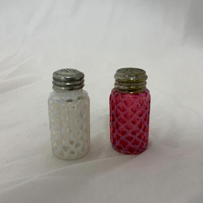 [147] VINTAGE | White and Cranberry Salt and Pepper Set | Open Lattice