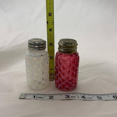 [147] VINTAGE | White and Cranberry Salt and Pepper Set | Open Lattice