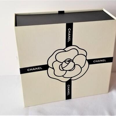 Lot #35  CHANEL gift set - never opened