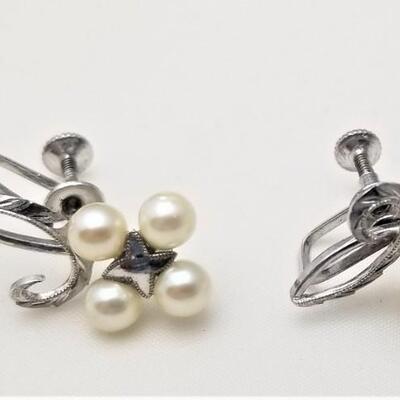 Lot #40  Vintage Cultured pearl/sterling screwback earrings in original box.