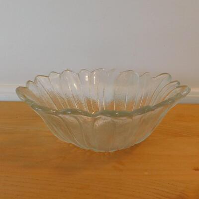 Vintage Sunflower Indiana Glass Serving Bowl