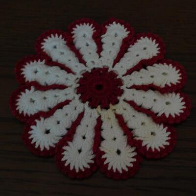 Vintage Crocheted Red and White Pad for Hot Dishes