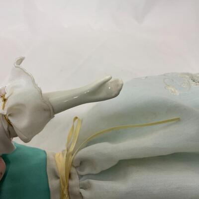 [170] VINTAGE | Ceramic Doll | Nice Features!