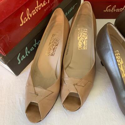 Lot 219  Vintage Salvatore Ferragamo Shoes 5 Pairs Made in Italy Size 9 AAA
