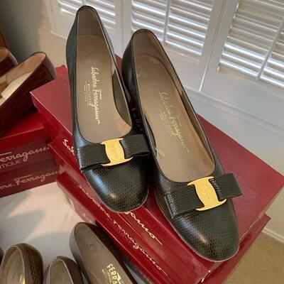 Lot 220  Vintage Salvatore Ferragamo Shoes Size 9 AAA