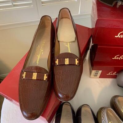 Lot 220  Vintage Salvatore Ferragamo Shoes Size 9 AAA
