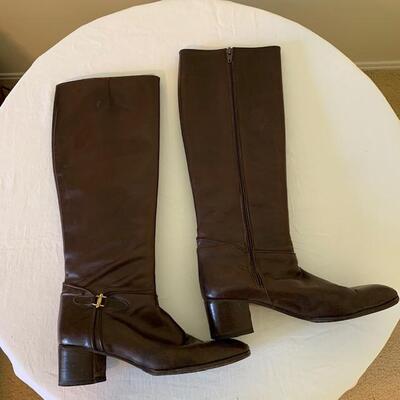 Lot 222  Ladies Vintage Salvatore Ferragamo Boots Size 9AAA