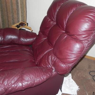 LOT 47  LEATHER RECLINER