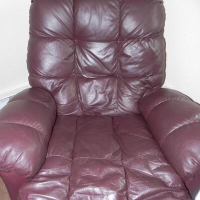 LOT 47  LEATHER RECLINER