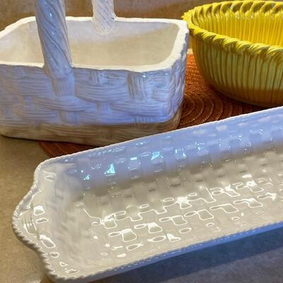 Lot 238 Ceramic Kitchen Baskets & Bread Tray Basket Weave