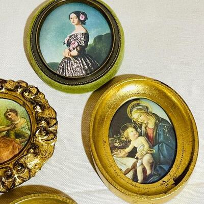 Lot 255 Group 6 Miniature Framed Prints Round Antique Style Italy