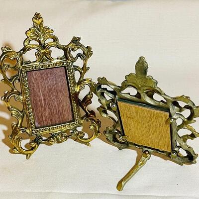 Lot 256 Pair Ornate Picture Frames Brass 7" 