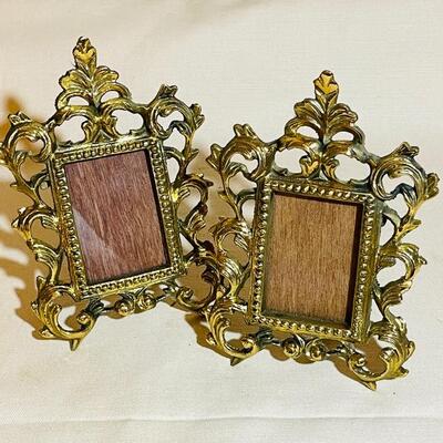Lot 256 Pair Ornate Picture Frames Brass 7" 
