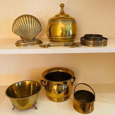Lot 266 Group 8 Brass Pieces Bookends Coasters Vessels Key