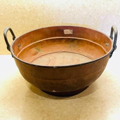 Lot 283 Large Rustic Copper Bowl w/ Handles