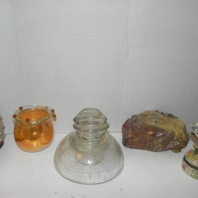 LOT 77 SMALL DECOR