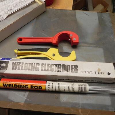 LOT 79 WELDER ITEMS