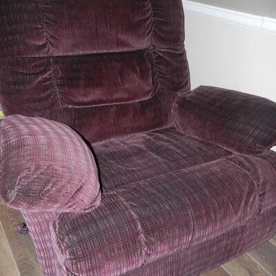 LOT 100 RECLINER