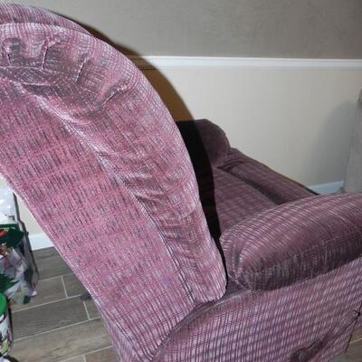 LOT 100 RECLINER