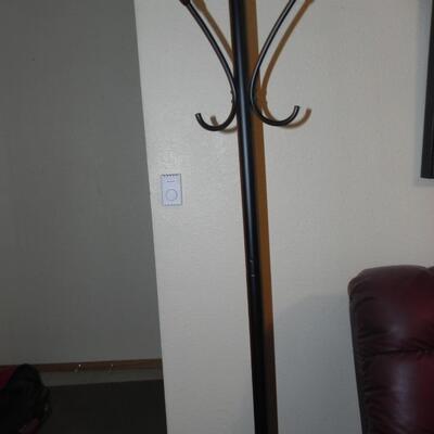 LOT 106 COAT RACK 
