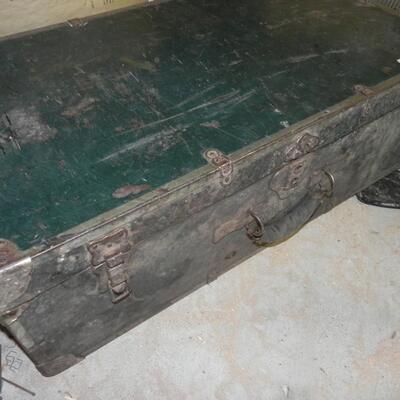 LOT 109 3 TRUNKS