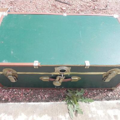 LOT 109 3 TRUNKS