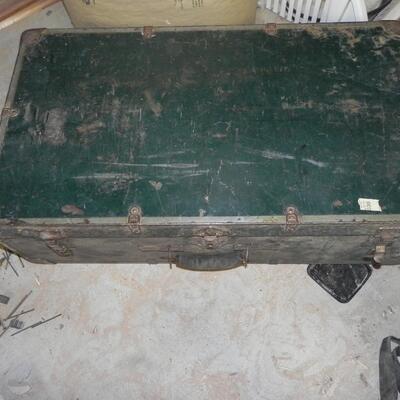 LOT 109 3 TRUNKS