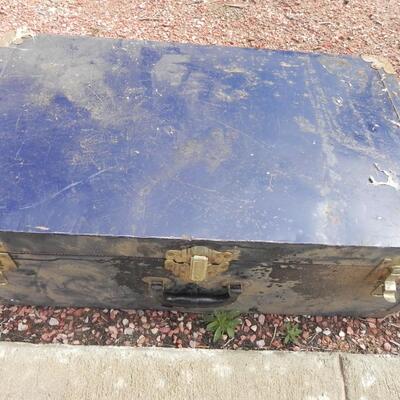 LOT 109 3 TRUNKS