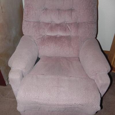 LOT 112 CLOTH RECLINER