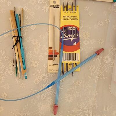 Lot 173:  Mix of Sewing, Knitting and Crocheting Implements 
