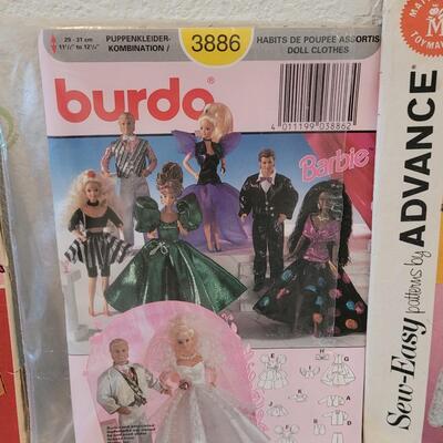 Lot 183: Vintage Barbie Doll Clothes Sewing Patterns 