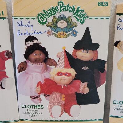 Lot 184: Vintage Cabbage Patch Kids Clothes Sewing Patterns 