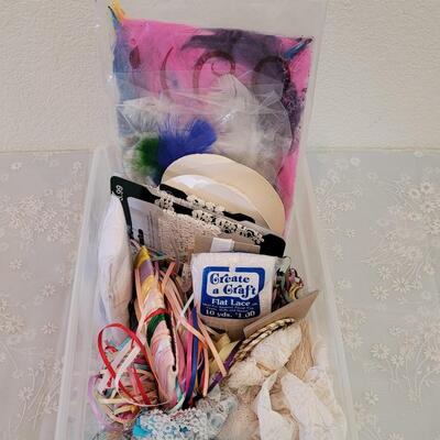 Lot 193: Sewing and Crafting Trimmings Lot