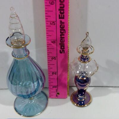 Decorative perfume bottle pair